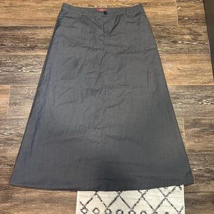 Style J gray office skirt